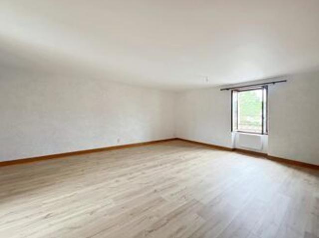 Location Maison de village 3 pièces 71 m2 à Le Buisson de Cadouin