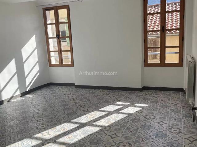 Louer maison de 3 pièces 89 m² 880 € à Mézel 04270: une annonce Arthurimmo.com