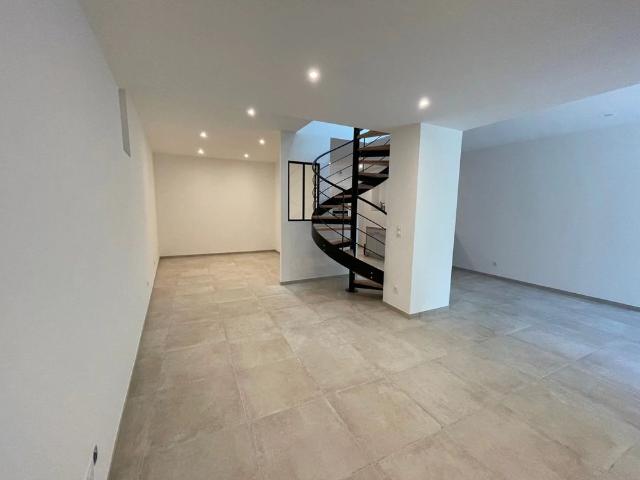 Location Maison de village 3 pièces 101 m2 à Fozières
