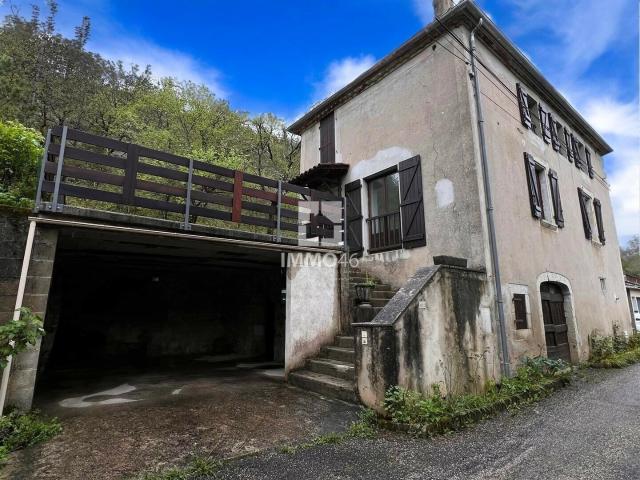 Location maison de village Douelle 46140, 90m², 4 pièces. MAIS DOU BAR