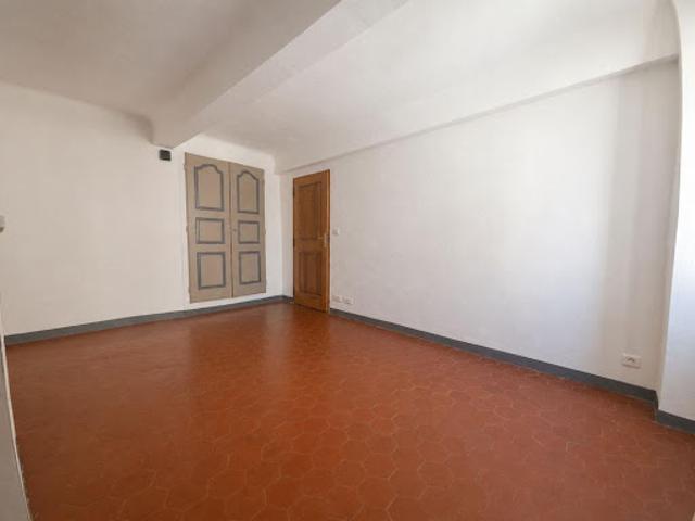 Location Maison de ville 3 pièces 65 m2 Régusse