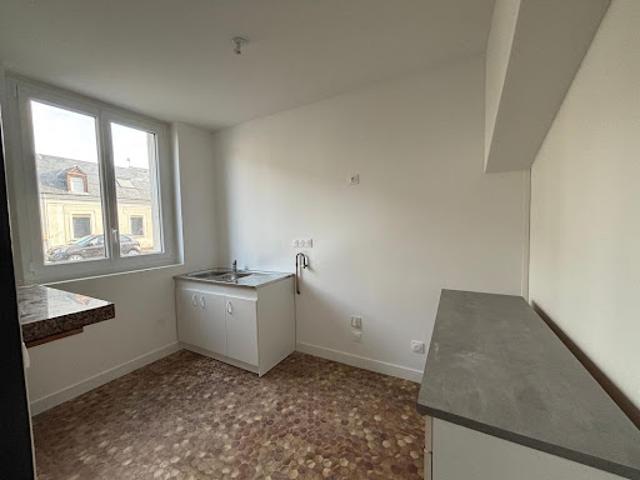 Location Maison de ville 3 pièces 90 m2 Neuillé Pont Pierre
