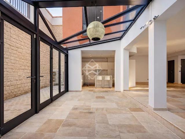 Location Maison de ville 10 pièces 346.83 m2 Paris 14ème