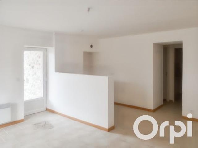 Location Maison de ville 2 pièces 70 m2 Saint Paulet de Caisson