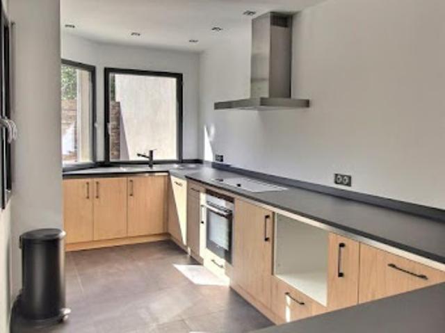 Location Maison de ville 4 pièces 105 m2 Marseille 3ème