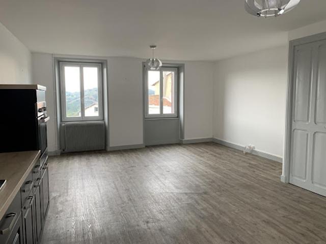 Location Maison de ville 4 pièces 91 m2 Saint Rémy sur Durolle