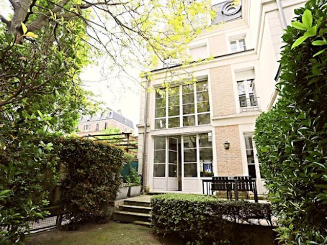 Location Maison de ville 8 pièces 192 m2 Neuilly sur Seine