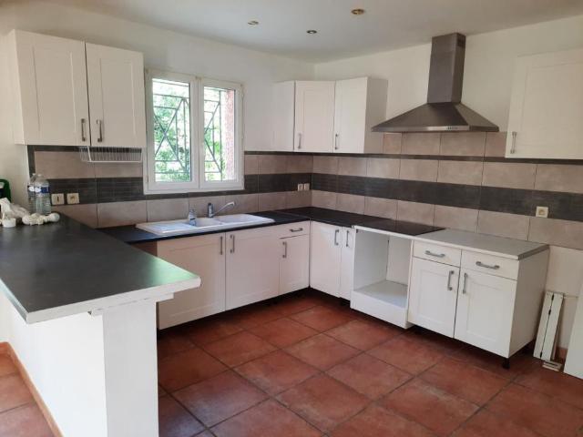 Location Maison individuelle T6 de 135 m² avec jardin, terrasse et garage fermé