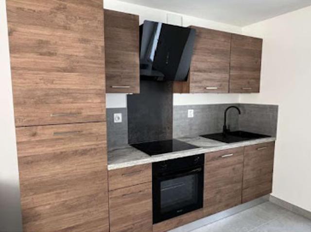 Location Maison individuelle 2 pièces 45 m2 Saint Julien de l'Escap