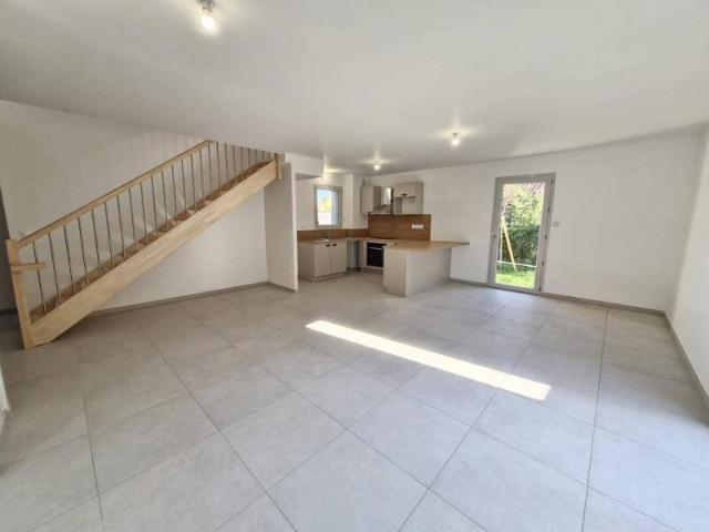 Location maison individuelle 5 pièces 106 m² Bourgoin Jallieu 38300 1 560 €