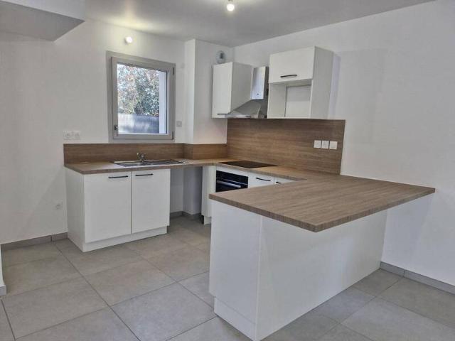 Location maison individuelle 5 pièces 106 m² Bourgoin Jallieu 38300 1 580 €