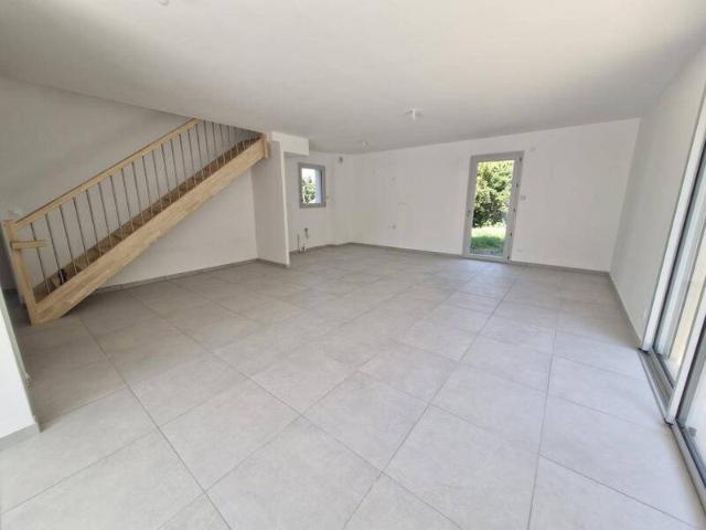 Location maison individuelle 5 pièces 106 m² Bourgoin Jallieu 38300 1 590 €