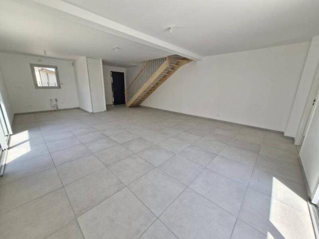 Location maison individuelle 5 pièces 109 m² Bourgoin Jallieu 38300 1 550 €