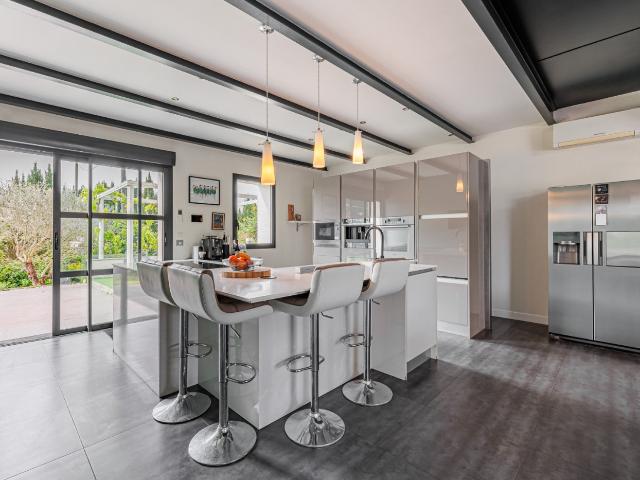 Location maison Le castera, 266m² 5 pièces 2 300€ avec piscine