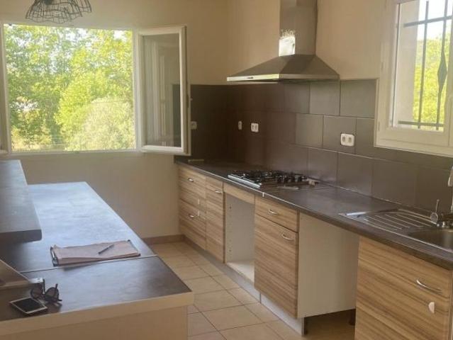 Location Maison Les mages