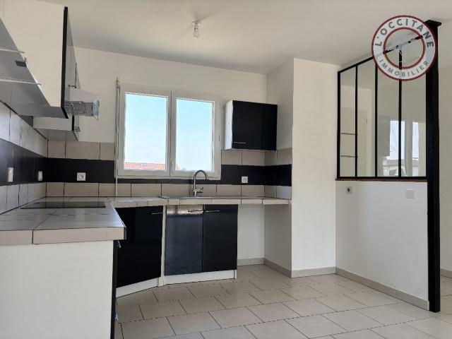 Location maison L'isle jourdain, 85m² 4 pièces 930€ avec garage