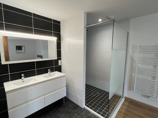 Location maison, m² T 2 à Chaillevette, 680 €