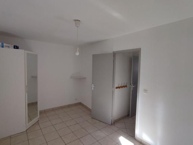Location maison, m² T 2 à Corbières, 800 €