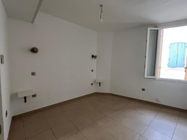 Location maison, m² T 2 à Marsillargues, 700 €