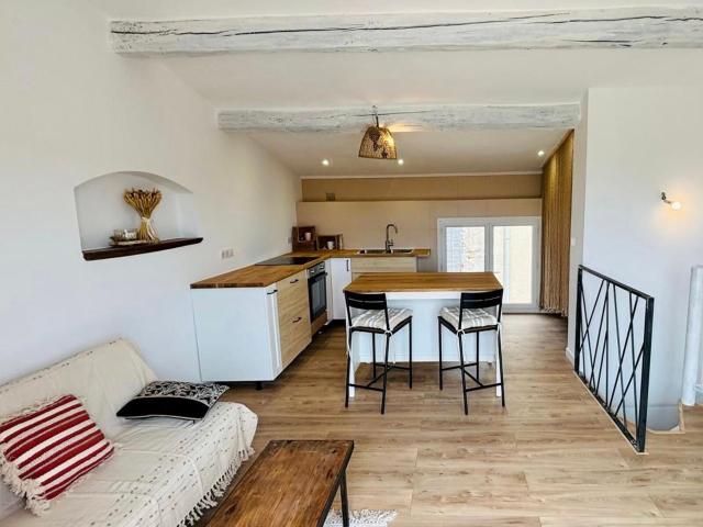 Location maison, m² T 2 à Montagnac Montpezat, 715 €