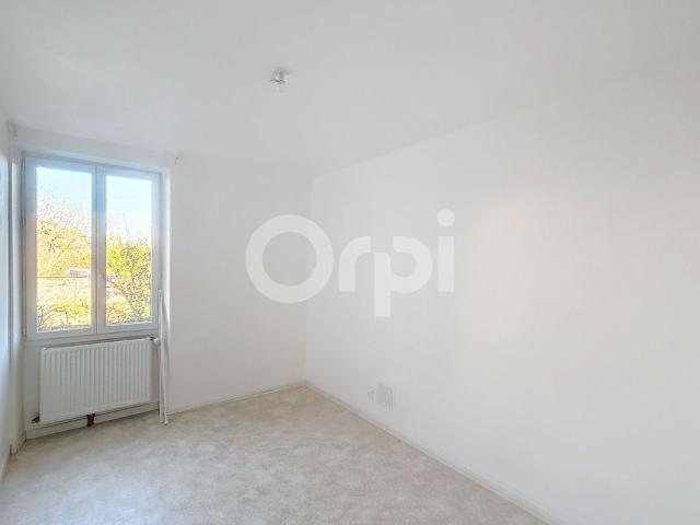Location maison, m² T 2 à Montignac, 595 €
