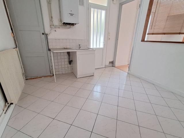 Location maison, m² T 2 à Pessac, 750 €