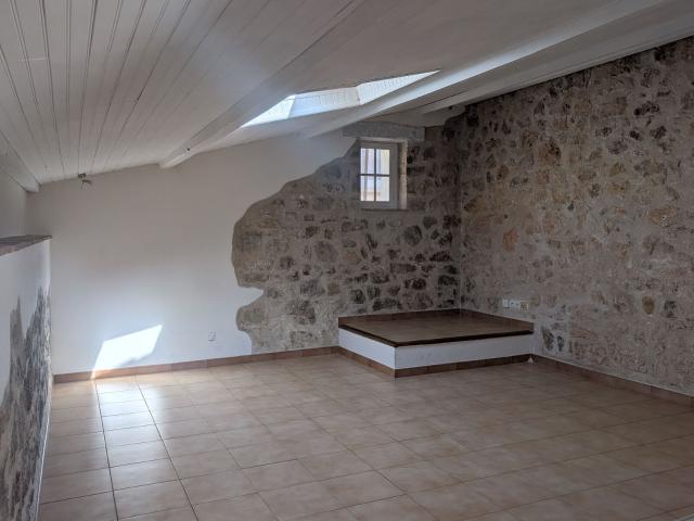 Location maison, m² T 2 à Peymeinade, 710 €