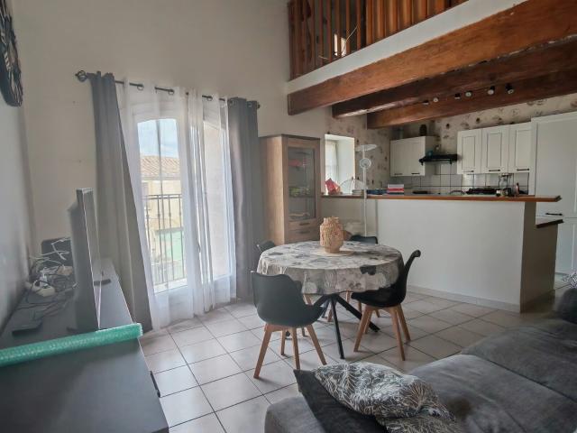 Location maison, m² T 2 à Rochefort du Gard, 820 €