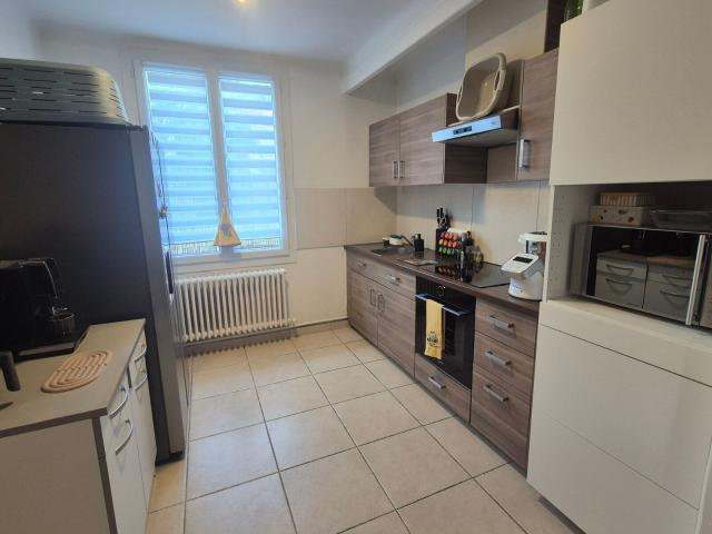 Location maison, m² T 2 à Salon de Provence, 950 €