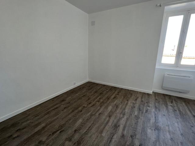 Location maison, m² T 3 à Valdurenque, 732 €