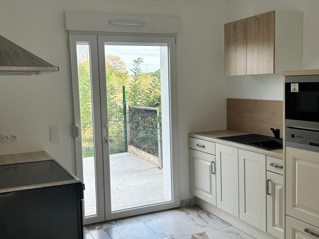 Location maison, m² T 3 à Villefranche sur Saône, 690 €