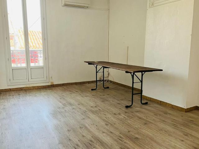 Location maison, m² T 3 à Villeveyrac, 900 €