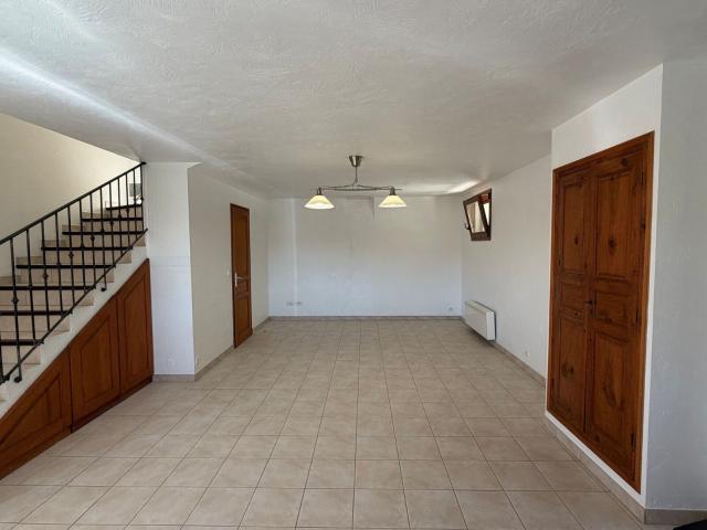 Location maison, 64.39 m² T 3 à Bézaudun les Alpes, 750 €