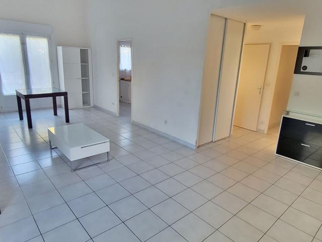 Location maison, m² T 3 à Blanquefort, 1 000 €