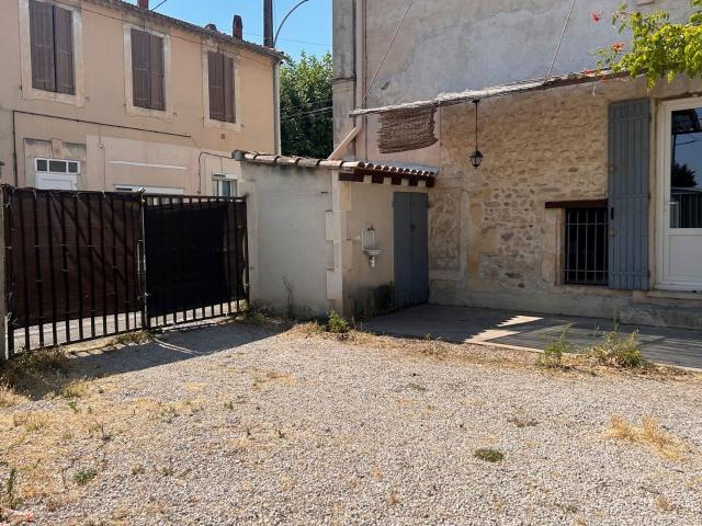 Location maison, m² T 3 à Châteaurenard, 884 €