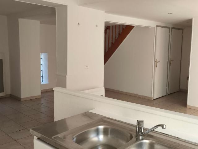 Location maison, m² T 3 à Charly sur Marne, 780 €