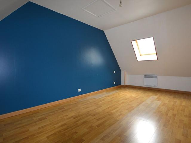 Location maison, m² T 3 à Dominois, 563 €
