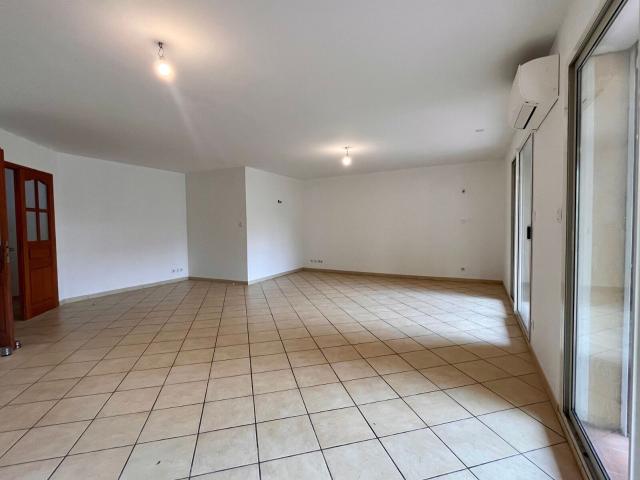 Location maison, m² T 3 à Grans, 1 490 €