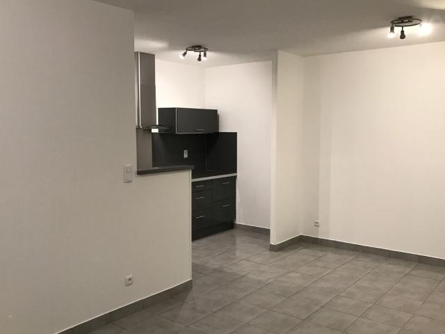 Location maison, m² T 3 à Langon, 890 €