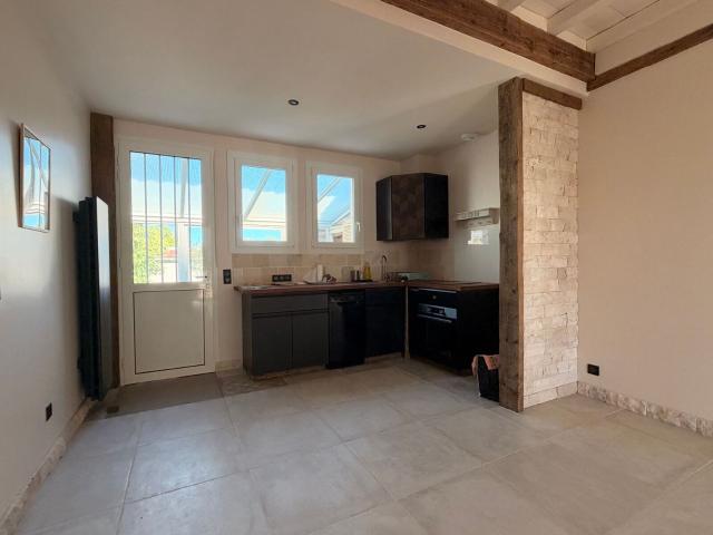 Location maison, m² T 3 à L'Éguille, 850 €