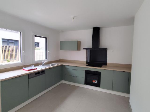 Location maison, m² T 3 à Milizac, 890 €