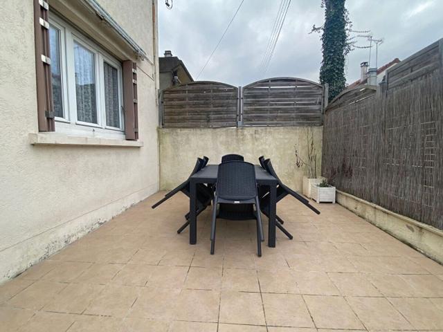 Location maison, m² T 3 à Neuilly sur Marne, 1 228 €