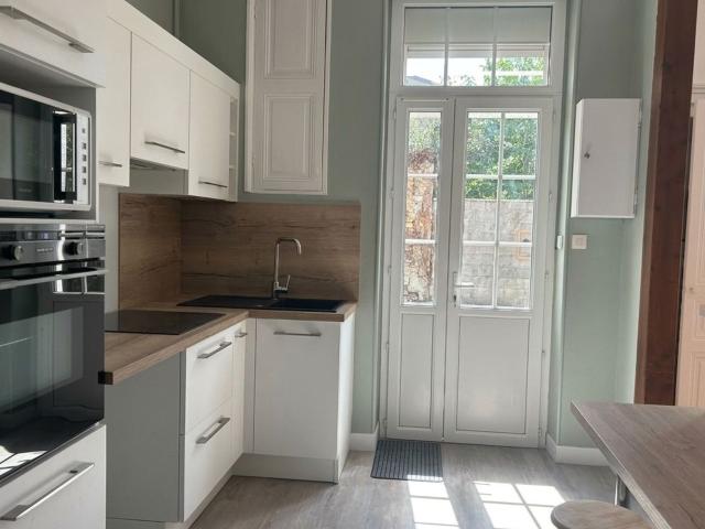 Location maison, m² T 3 à Périgueux, 728 €