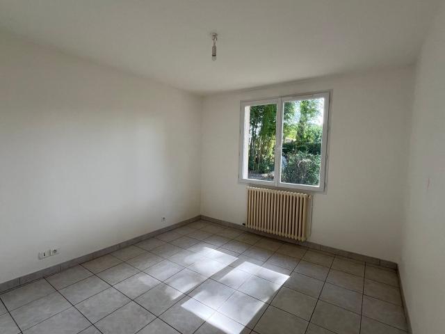 Location maison, m² T 3 à Réalville, 700 €