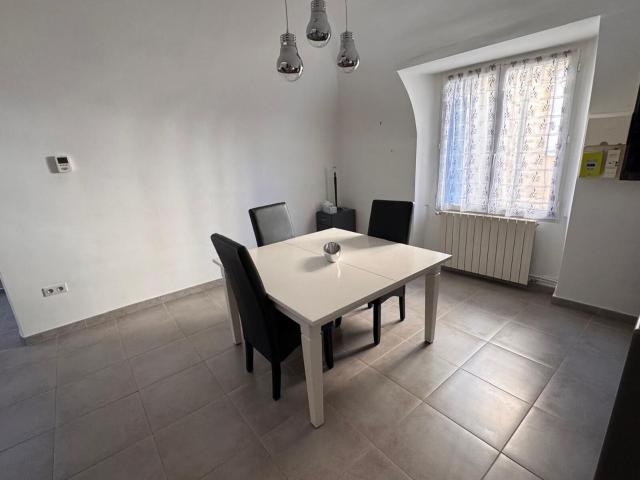 Location maison, m² T 3 à Saint Victor de Malcap, 700 €