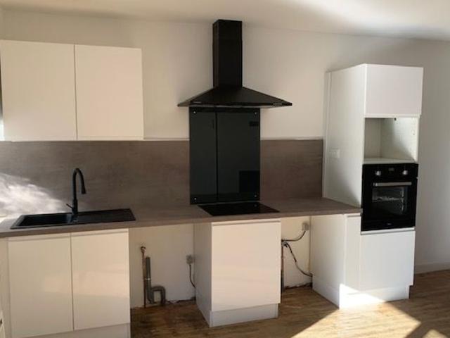 Location maison, m² T 3 à Saint Amans Soult, 640 €