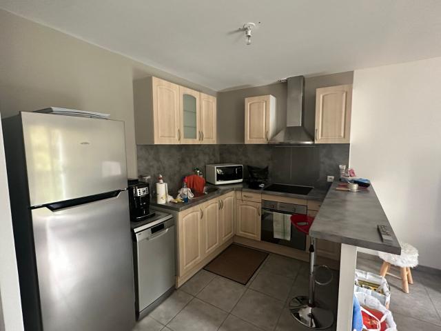 Location maison, m² T 3 à Saint Féliu d'Avall, 775 €
