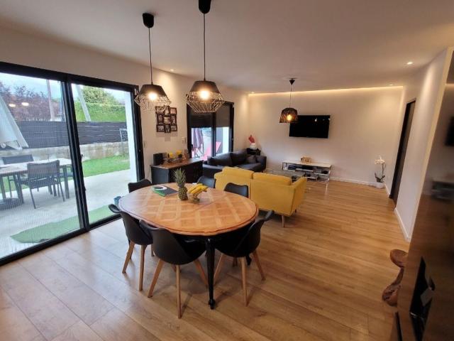 Location maison, m² T 3 à Saint Félix, 1 790 €
