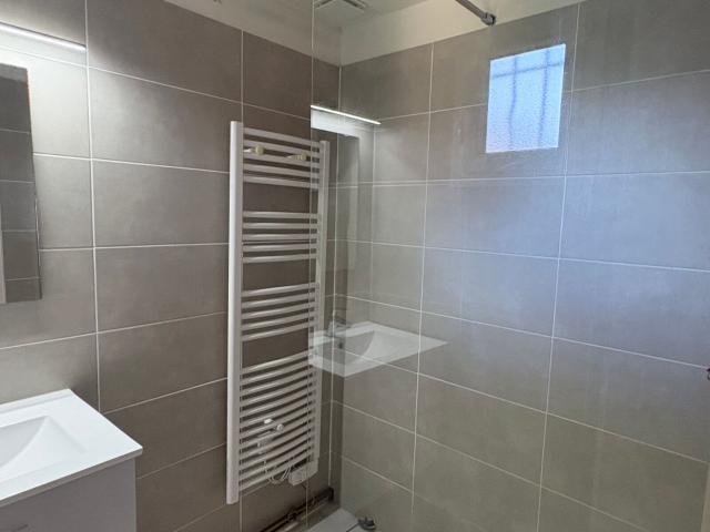 Location maison, m² T 3 à Saint Seurin de Cadourne, 850 €