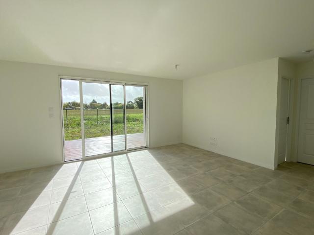 Location maison, m² T 3 à Semussac, 780 €